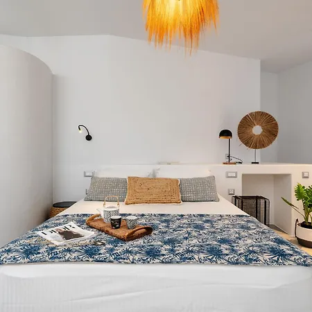 Sunday Luxury Agia Anna (Naxos)