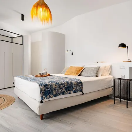 Sunday Luxury Agia Anna (Naxos)