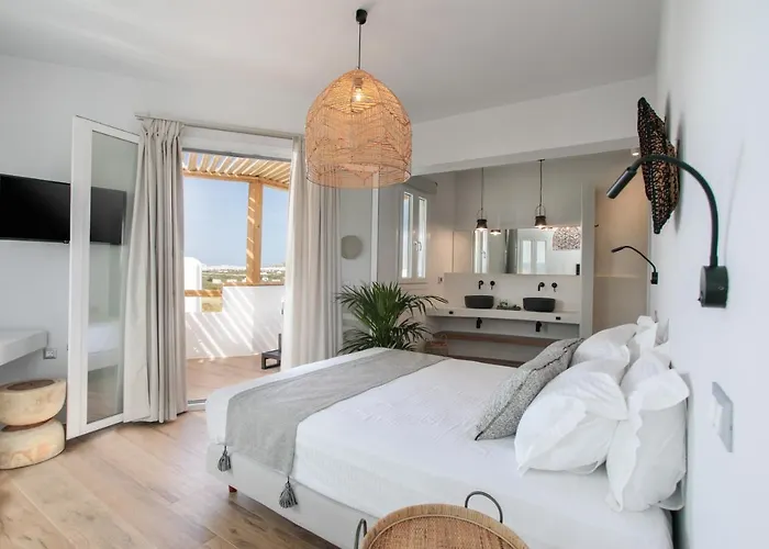 Sunday Luxury * Agia Anna (Naxos)